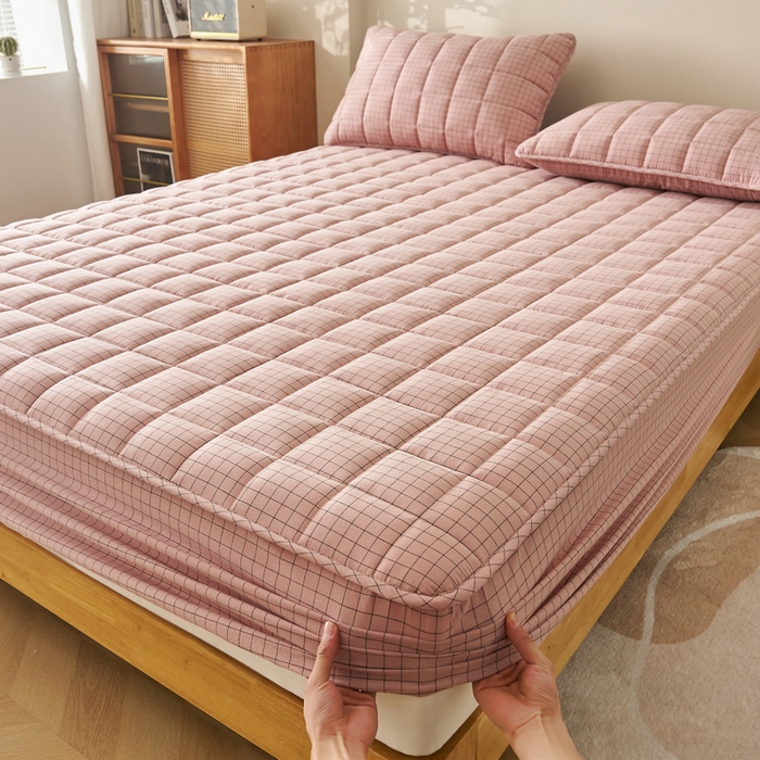 91家纺网 家纺一手货源 找家纺 锦丝钰床垫 2025春夏新款全棉色织水洗棉床笠 小粉格