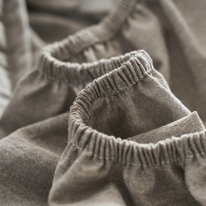 91家纺网 家纺一手货源 找家纺 锦丝钰床垫 2025春夏新款全棉色织水洗棉床笠 浅灰