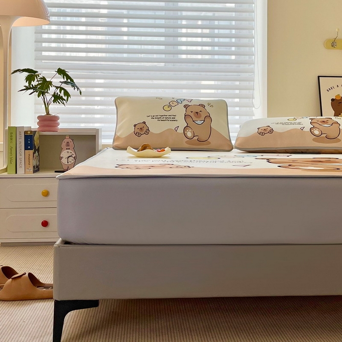 91家纺网 家纺一手货源 找家纺 蘭菲家纺 2025新款凉感丝卡皮巴拉凉席 熊巴拉