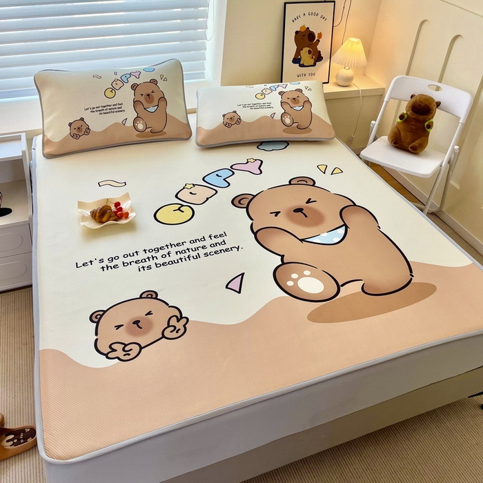 91家纺网 家纺一手货源 找家纺 蘭菲家纺 2025新款凉感丝卡皮巴拉凉席 熊巴拉