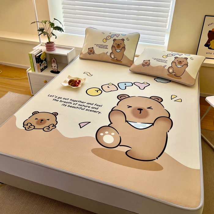 91家纺网 家纺一手货源 找家纺 蘭菲家纺 2025新款凉感丝卡皮巴拉凉席 熊巴拉