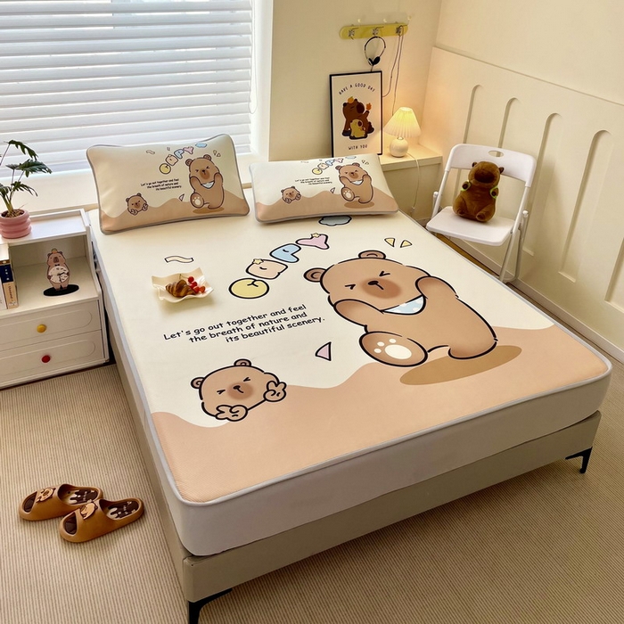 91家纺网 家纺一手货源 找家纺 蘭菲家纺 2025新款凉感丝卡皮巴拉凉席 熊巴拉