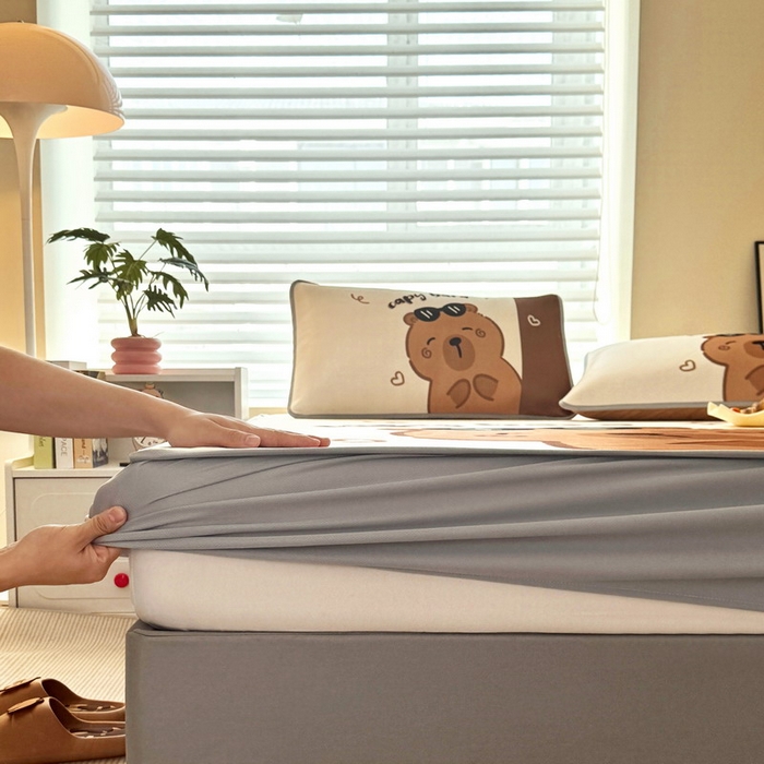 91家纺网 家纺一手货源 找家纺 蘭菲家纺 2025新款凉感丝卡皮巴拉凉席 皮小蛋