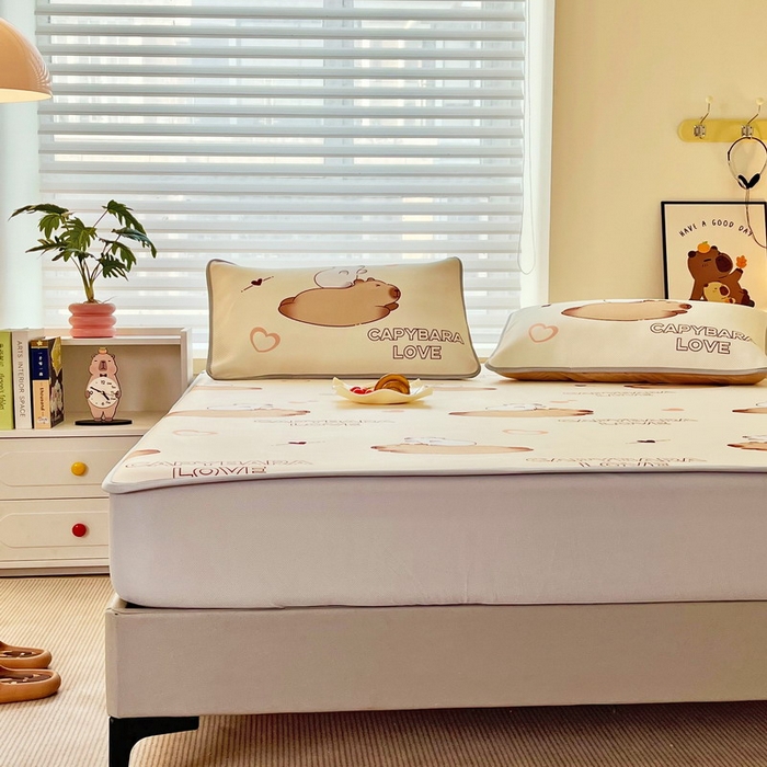 91家纺网 家纺一手货源 找家纺 蘭菲家纺 2025新款凉感丝卡皮巴拉凉席 陪伴拉