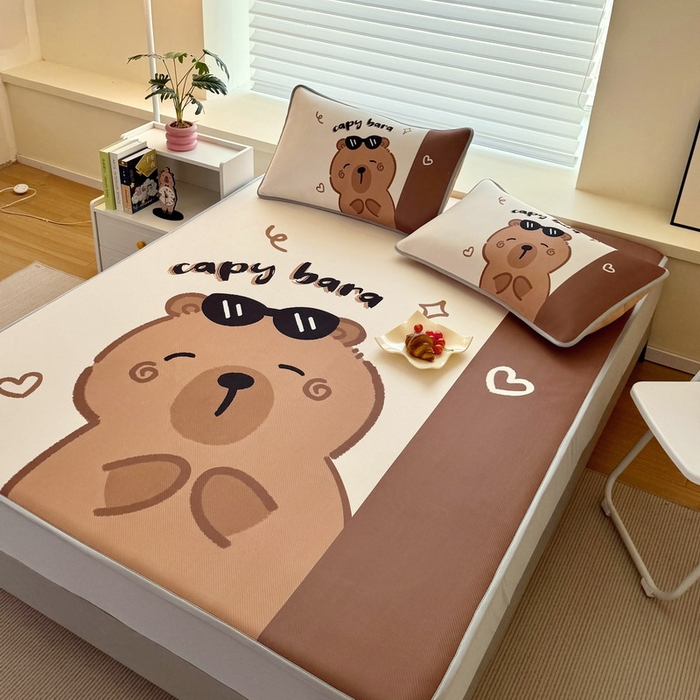 91家纺网 家纺一手货源 找家纺 蘭菲家纺 2025新款凉感丝卡皮巴拉凉席 皮小蛋