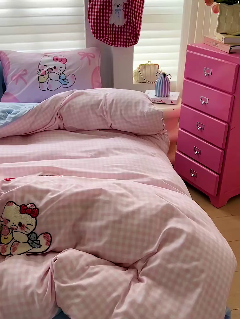 91家纺网 家纺一手货源 找家纺 海岛哥哥 2025新款大版毛巾绣四件套 蛋糕派对