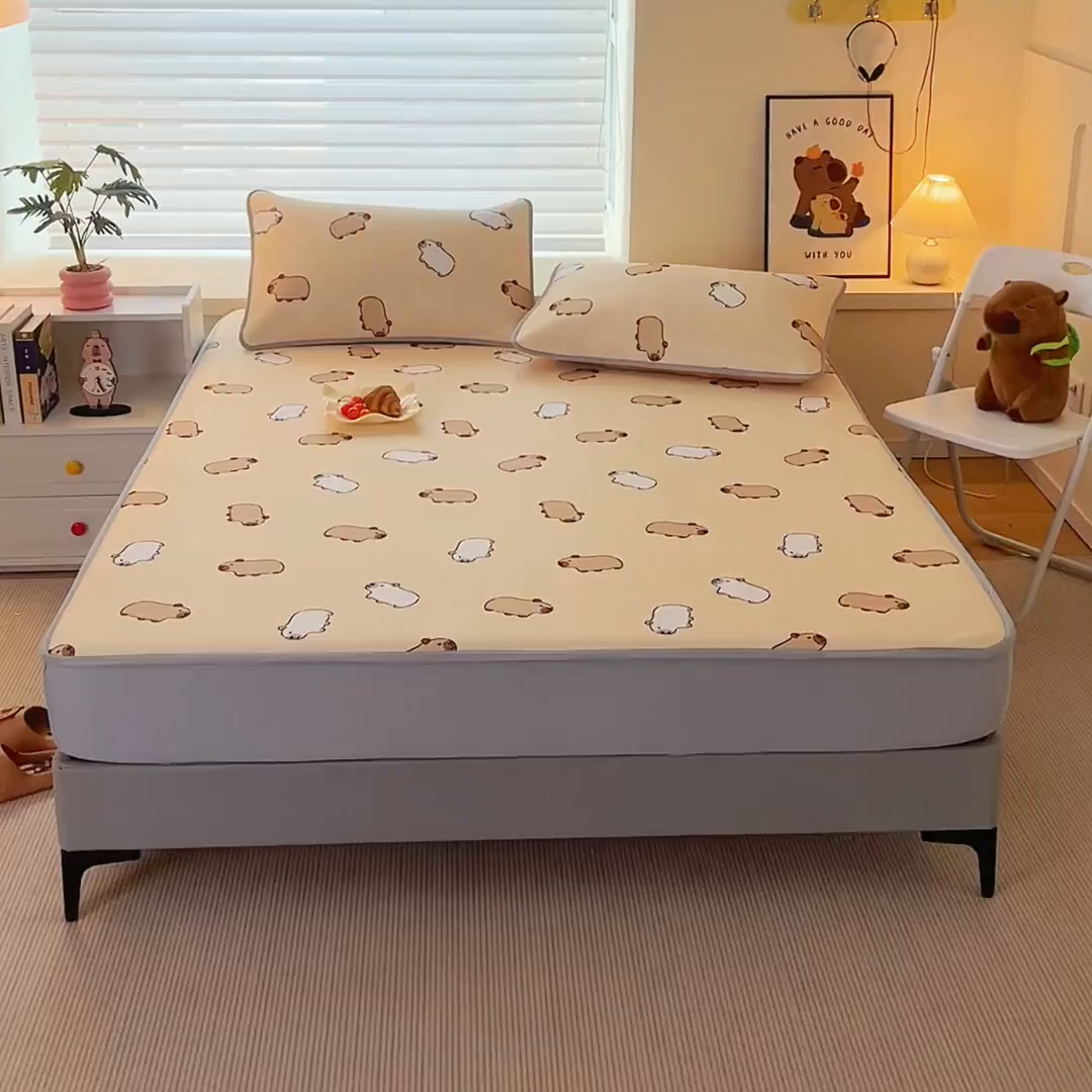 91家纺网 家纺一手货源 找家纺 蘭菲家纺 2025新款凉感丝卡皮巴拉凉席 小奶豚