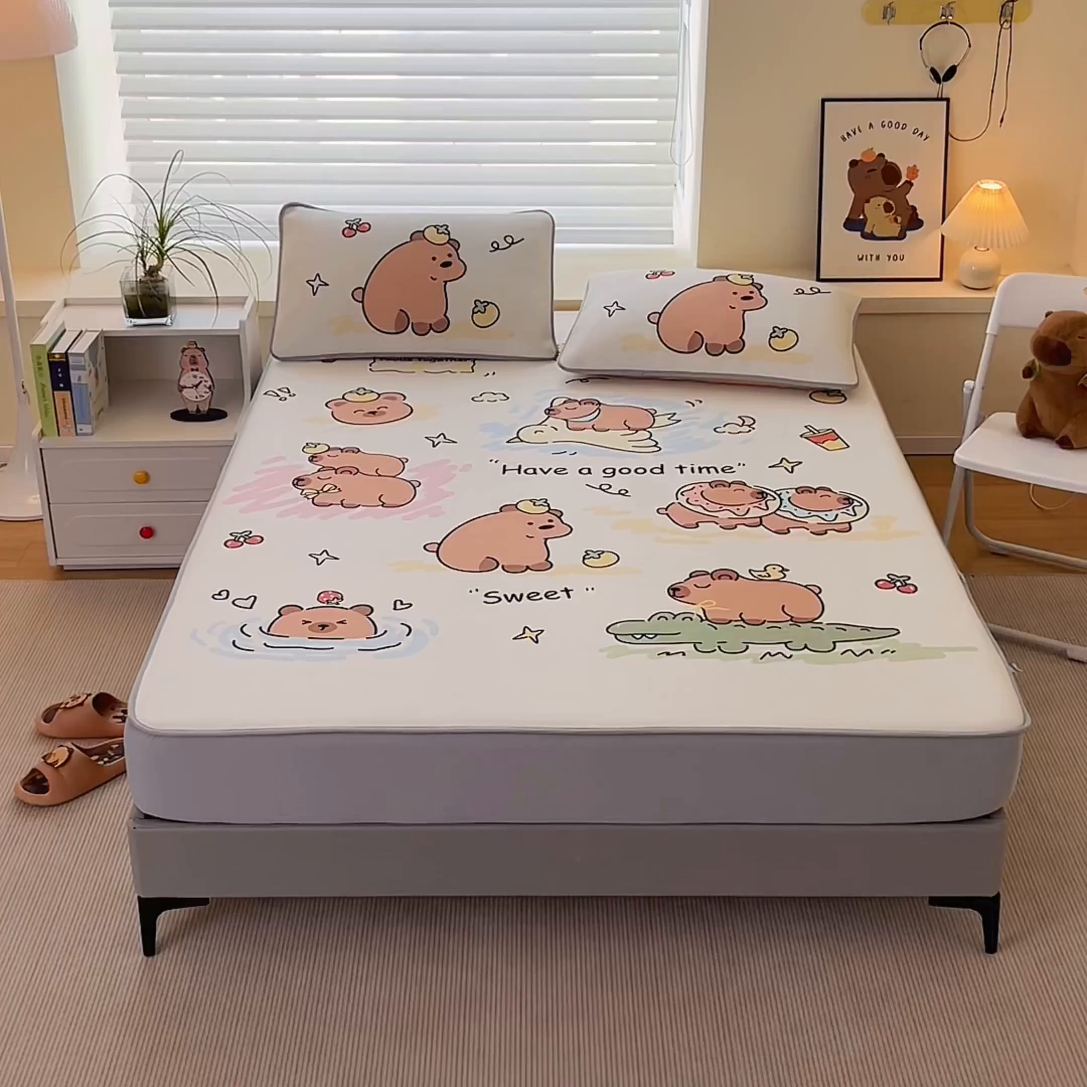 91家纺网 家纺一手货源 找家纺 蘭菲家纺 2025新款凉感丝卡皮巴拉凉席 豚世界