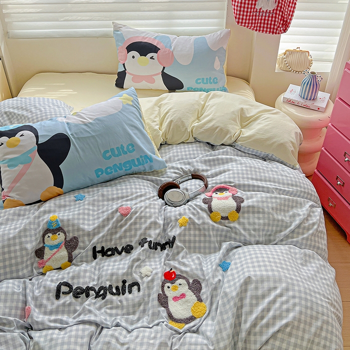 91家纺网 家纺一手货源 找家纺 海岛哥哥 2025新款大版毛巾绣四件套 可爱企鹅