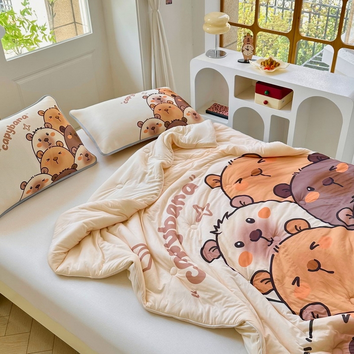 91家纺网 家纺一手货源 找家纺 蘭菲家纺 2025新款凉感丝卡皮巴拉夏被 豚一家