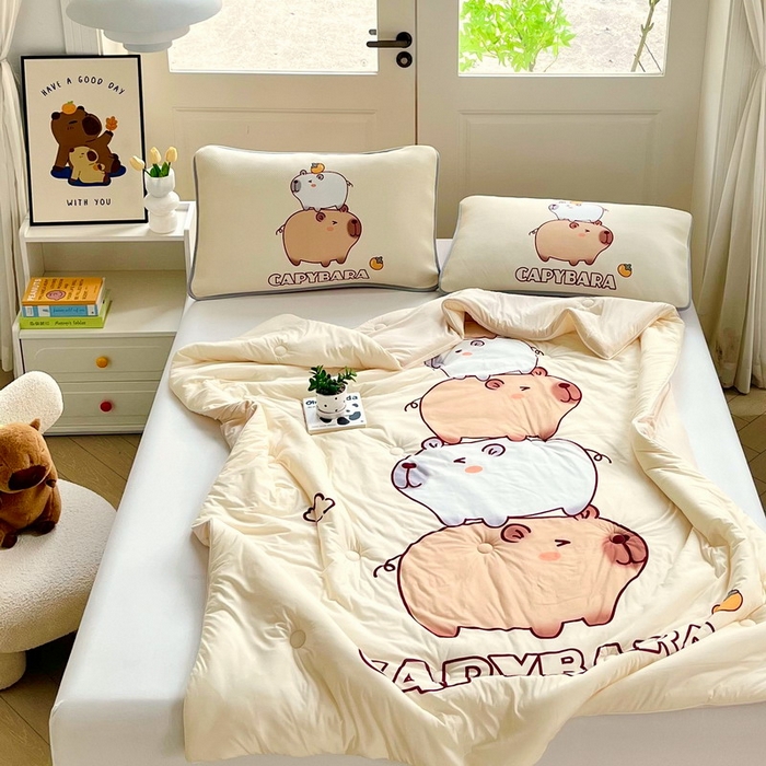 91家纺网 家纺一手货源 找家纺 蘭菲家纺 2025新款凉感丝卡皮巴拉夏被 沉浸式