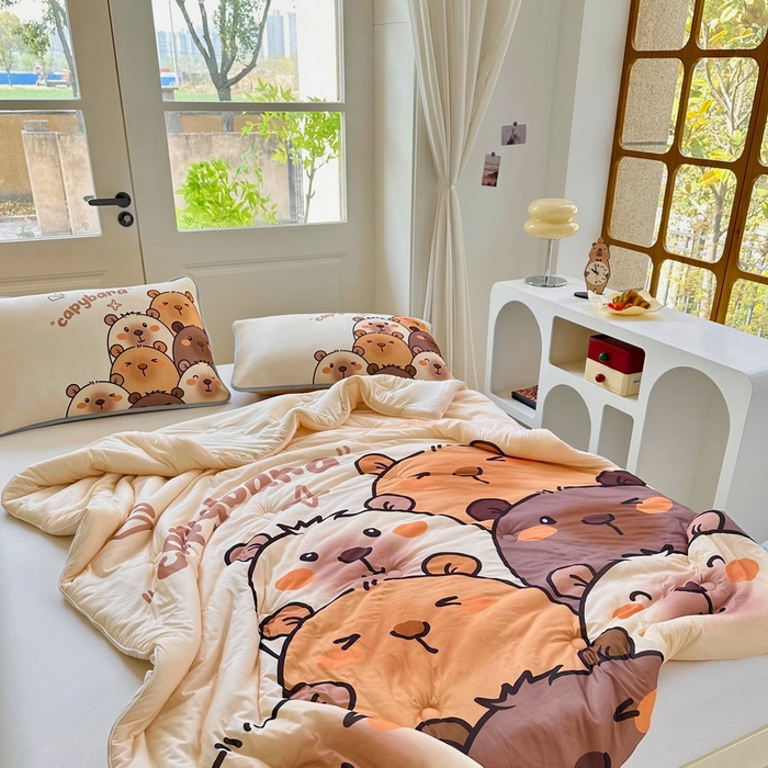 91家纺网 家纺一手货源 找家纺 蘭菲家纺 2025新款凉感丝卡皮巴拉夏被 豚一家