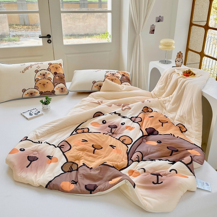 91家纺网 家纺一手货源 找家纺 蘭菲家纺 2025新款凉感丝卡皮巴拉夏被 豚一家