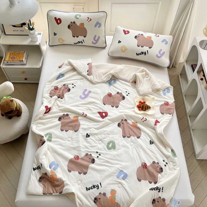 91家纺网 家纺一手货源 找家纺 蘭菲家纺 2025新款凉感丝卡皮巴拉夏被 皮小萌