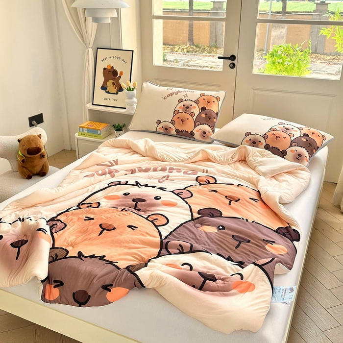 91家纺网 家纺一手货源 找家纺 蘭菲家纺 2025新款凉感丝卡皮巴拉夏被 豚一家