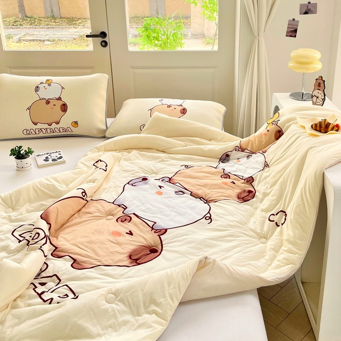 91家纺网 家纺一手货源 找家纺 蘭菲家纺 2025新款凉感丝卡皮巴拉夏被 沉浸式