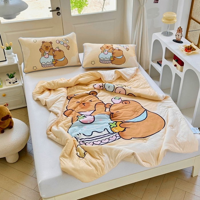 91家纺网 家纺一手货源 找家纺 蘭菲家纺 2025新款凉感丝卡皮巴拉夏被 爱皮卡