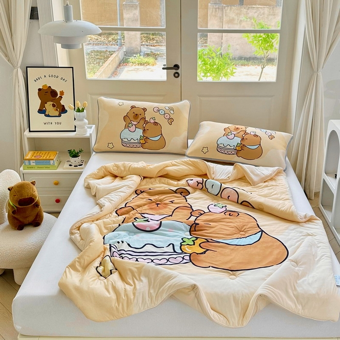 91家纺网 家纺一手货源 找家纺 蘭菲家纺 2025新款凉感丝卡皮巴拉夏被 爱皮卡