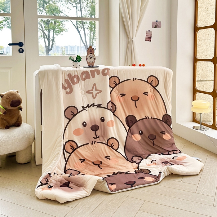 91家纺网 家纺一手货源 找家纺 蘭菲家纺 2025新款凉感丝卡皮巴拉夏被 豚一家