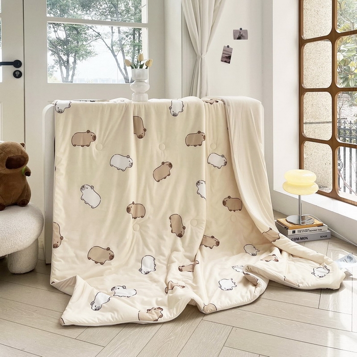 91家纺网 家纺一手货源 找家纺 蘭菲家纺 2025新款凉感丝卡皮巴拉夏被 小奶豚