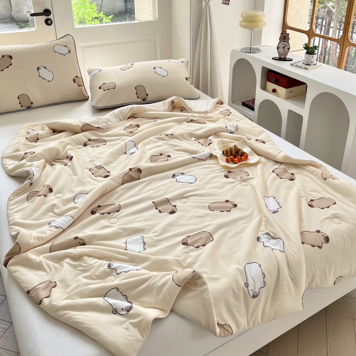 91家纺网 家纺一手货源 找家纺 蘭菲家纺 2025新款凉感丝卡皮巴拉夏被 小奶豚