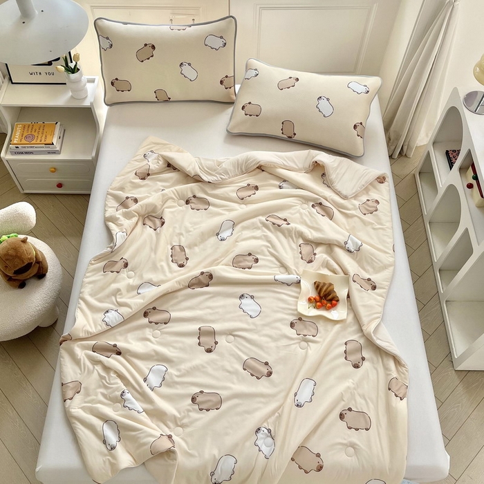 91家纺网 家纺一手货源 找家纺 蘭菲家纺 2025新款凉感丝卡皮巴拉夏被 小奶豚