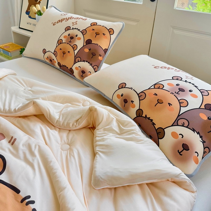 91家纺网 家纺一手货源 找家纺 蘭菲家纺 2025新款凉感丝卡皮巴拉夏被 豚一家