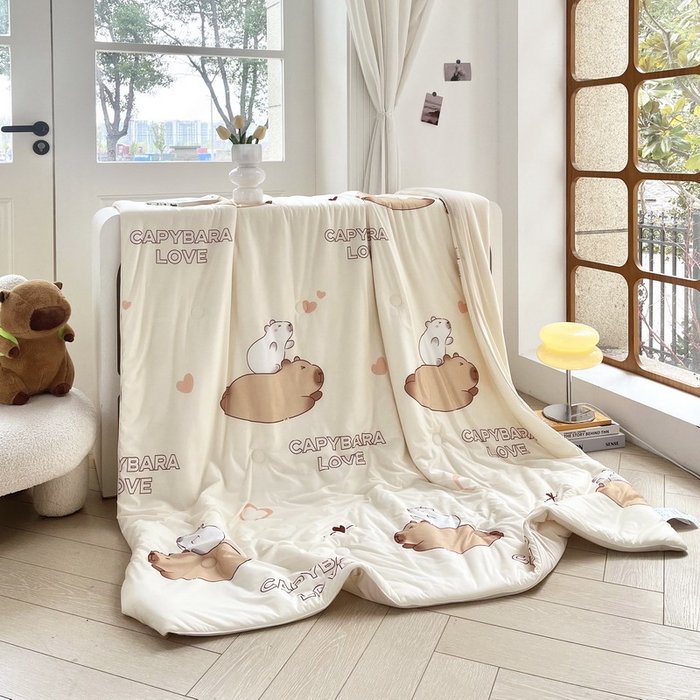 91家纺网 家纺一手货源 找家纺 蘭菲家纺 2025新款凉感丝卡皮巴拉夏被 陪伴拉