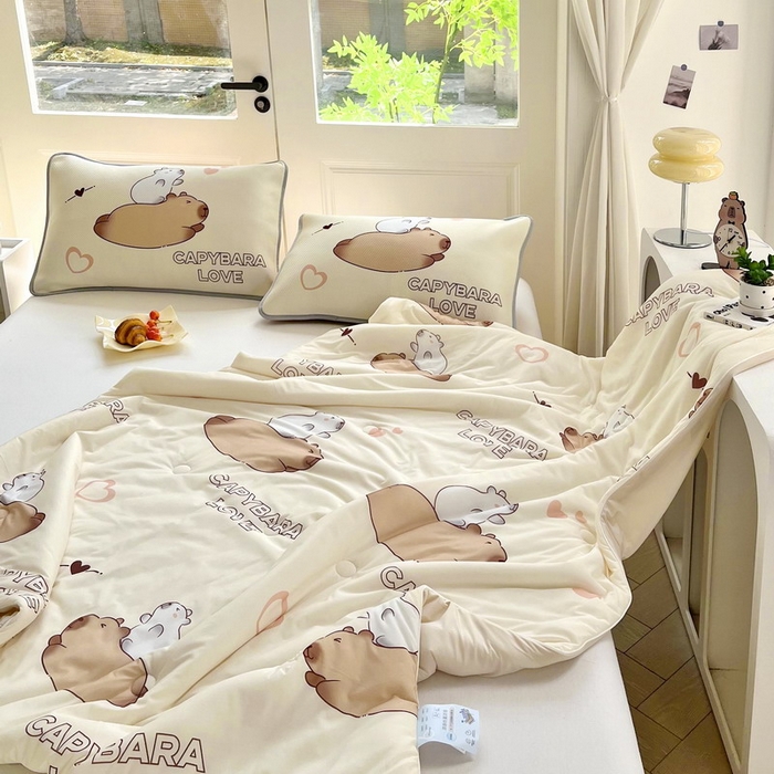 91家纺网 家纺一手货源 找家纺 蘭菲家纺 2025新款凉感丝卡皮巴拉夏被 陪伴拉