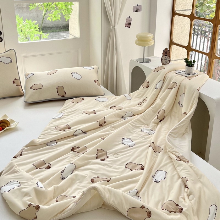 91家纺网 家纺一手货源 找家纺 蘭菲家纺 2025新款凉感丝卡皮巴拉夏被 小奶豚