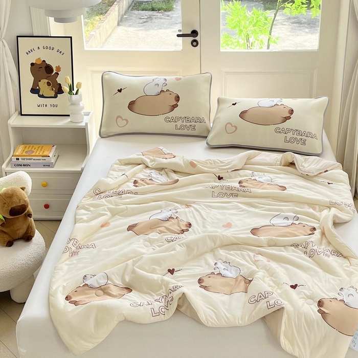 91家纺网 家纺一手货源 找家纺 蘭菲家纺 2025新款凉感丝卡皮巴拉夏被 陪伴拉