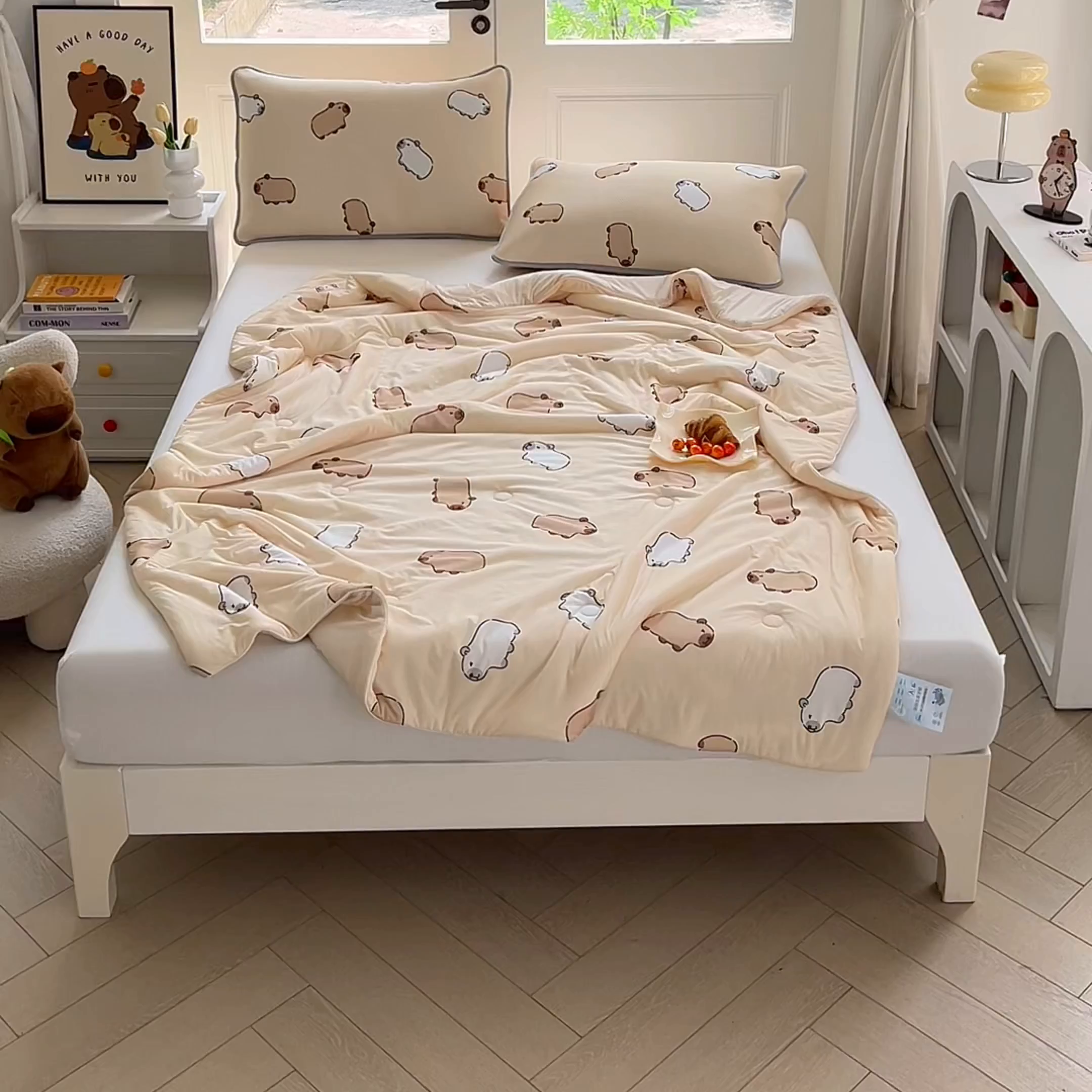 91家纺网 家纺一手货源 找家纺 蘭菲家纺 2025新款凉感丝卡皮巴拉夏被 小奶豚