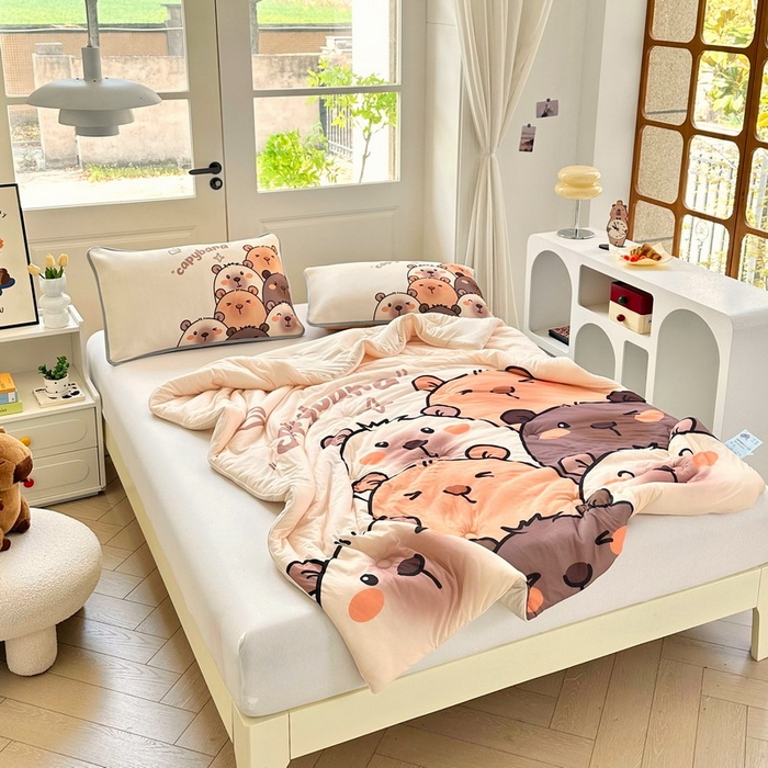 91家纺网 家纺一手货源 找家纺 蘭菲家纺 2025新款凉感丝卡皮巴拉夏被 豚一家