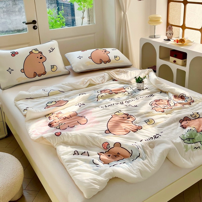 91家纺网 家纺一手货源 找家纺 蘭菲家纺 2025新款凉感丝卡皮巴拉夏被 豚世界