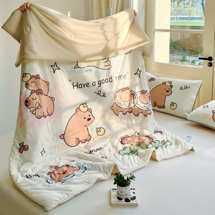 91家纺网 家纺一手货源 找家纺 蘭菲家纺 2025新款凉感丝卡皮巴拉夏被 豚世界