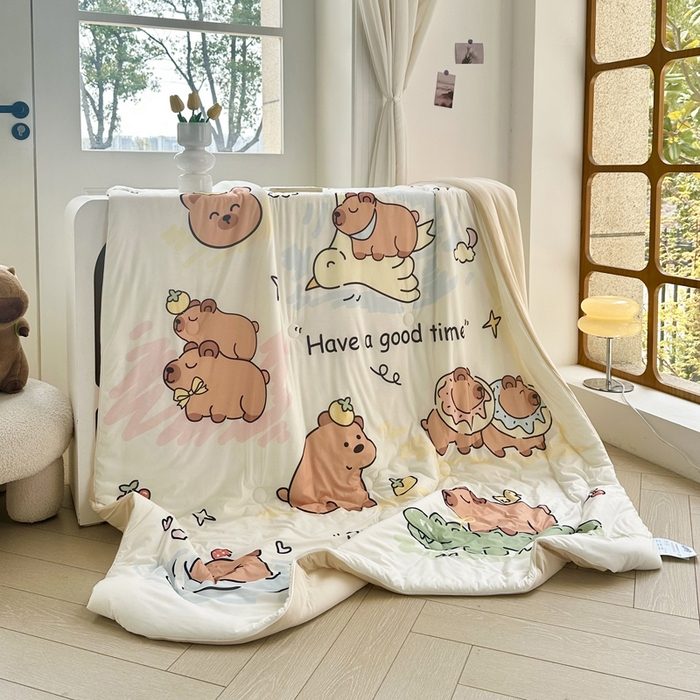 91家纺网 家纺一手货源 找家纺 蘭菲家纺 2025新款凉感丝卡皮巴拉夏被 豚世界