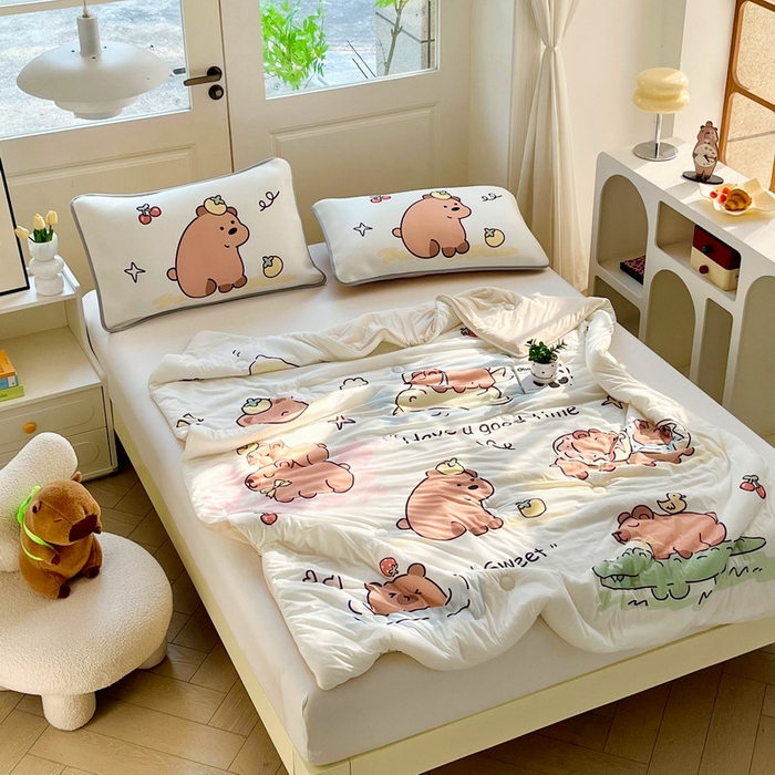 91家纺网 家纺一手货源 找家纺 蘭菲家纺 2025新款凉感丝卡皮巴拉夏被 豚世界