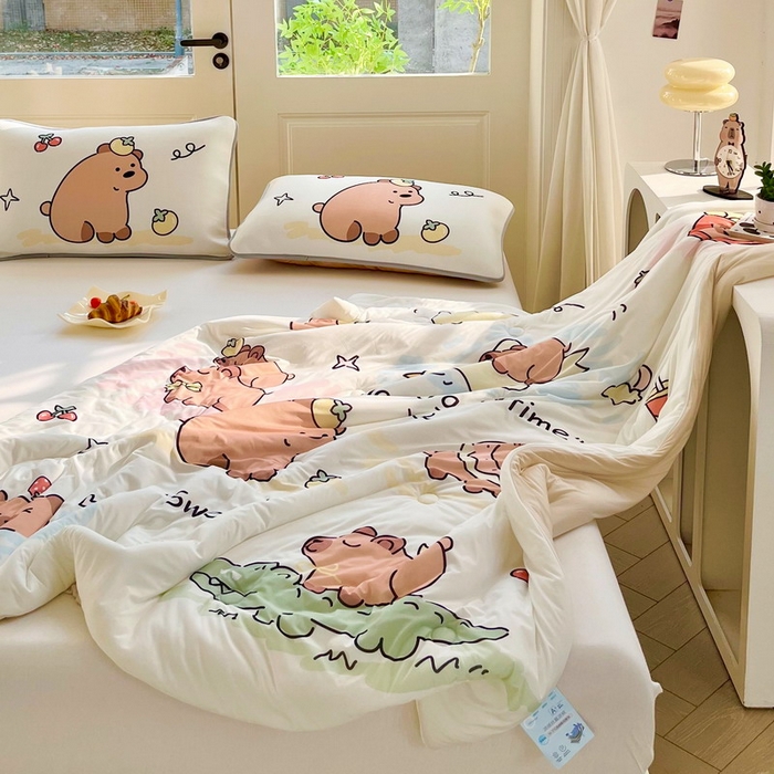 91家纺网 家纺一手货源 找家纺 蘭菲家纺 2025新款凉感丝卡皮巴拉夏被 豚世界