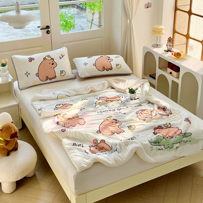 91家纺网 家纺一手货源 找家纺 蘭菲家纺 2025新款凉感丝卡皮巴拉夏被 豚世界