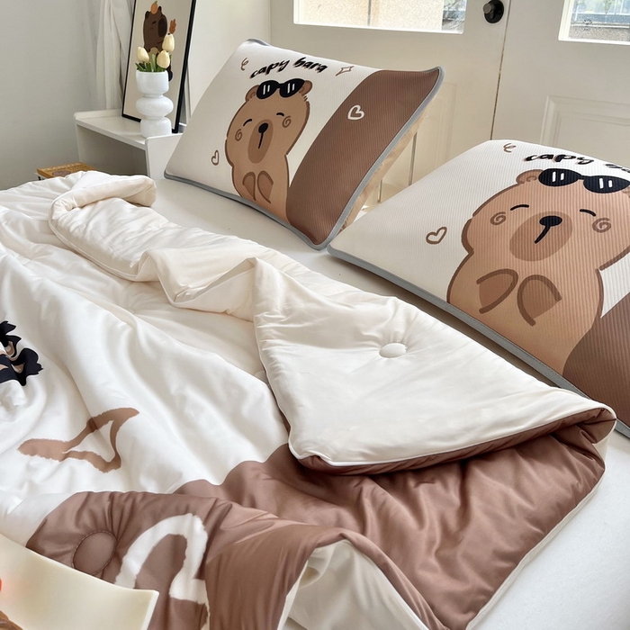 91家纺网 家纺一手货源 找家纺 蘭菲家纺 2025新款凉感丝卡皮巴拉夏被 皮小蛋