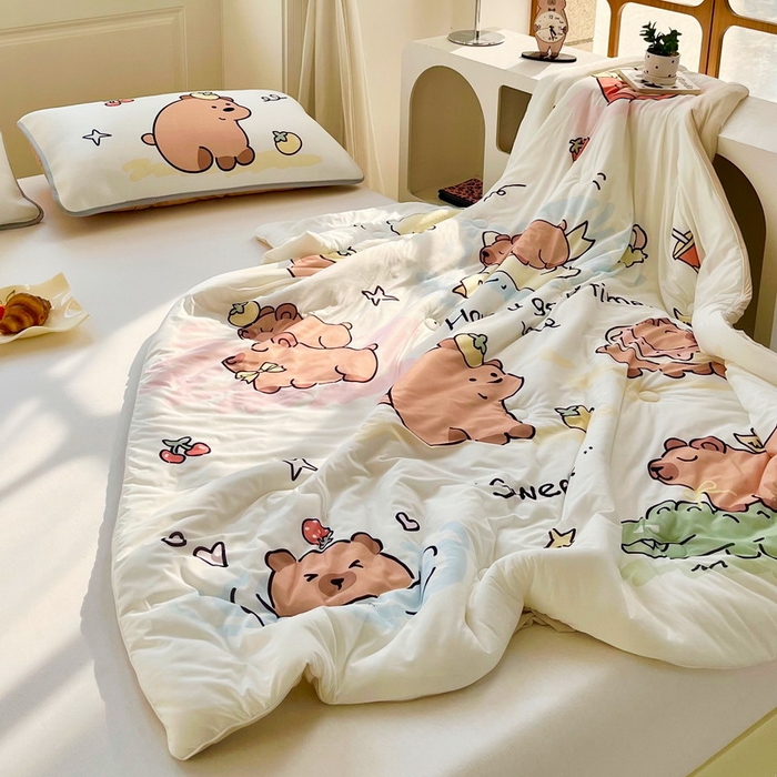 91家纺网 家纺一手货源 找家纺 蘭菲家纺 2025新款凉感丝卡皮巴拉夏被 豚世界