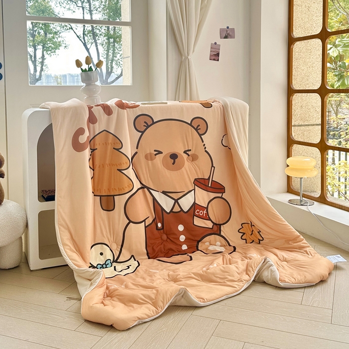 91家纺网 家纺一手货源 找家纺 蘭菲家纺 2025新款凉感丝卡皮巴拉夏被 拉小鸭