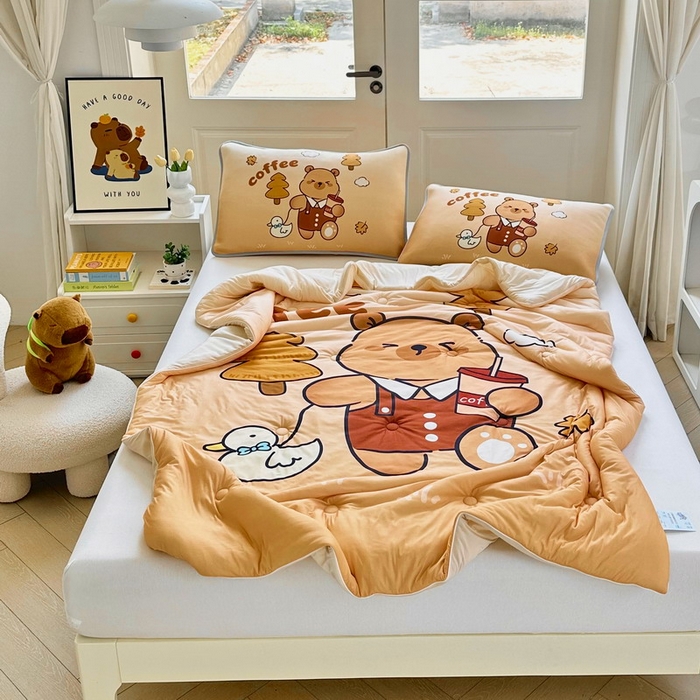 91家纺网 家纺一手货源 找家纺 蘭菲家纺 2025新款凉感丝卡皮巴拉夏被 拉小鸭