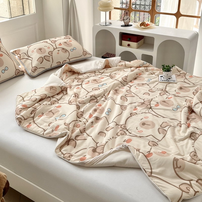 91家纺网 家纺一手货源 找家纺 蘭菲家纺 2025新款凉感丝卡皮巴拉夏被 小卡