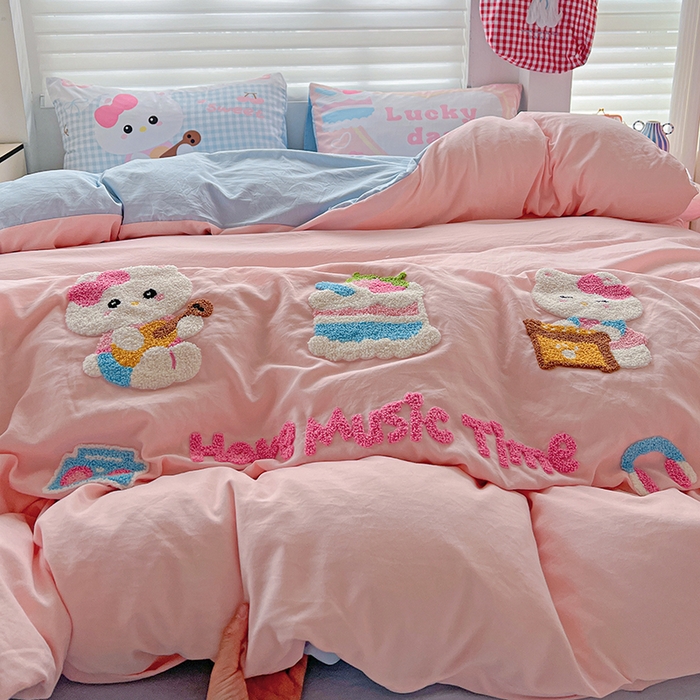 91家纺网 家纺一手货源 找家纺 海岛哥哥 2025新款大版毛巾绣四件套 猫咪音乐会