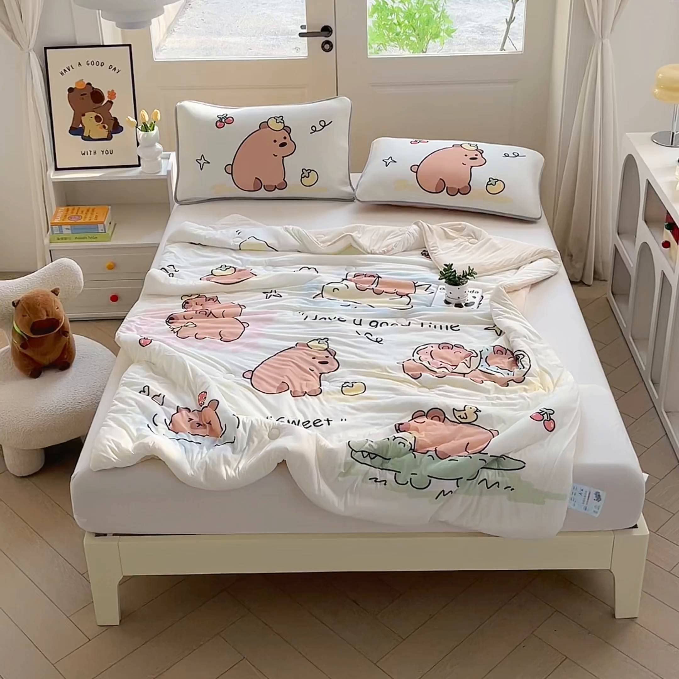 91家纺网 家纺一手货源 找家纺 蘭菲家纺 2025新款凉感丝卡皮巴拉夏被 豚世界