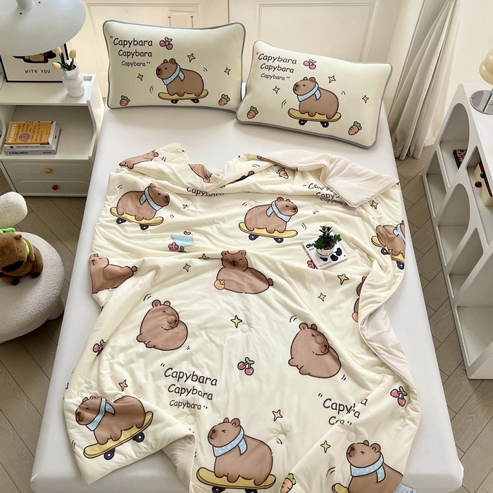 91家纺网 家纺一手货源 找家纺 蘭菲家纺 2025新款凉感丝卡皮巴拉夏被 爱滑板