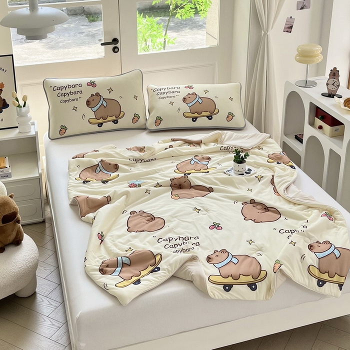 91家纺网 家纺一手货源 找家纺 蘭菲家纺 2025新款凉感丝卡皮巴拉夏被 爱滑板