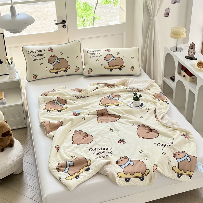 91家纺网 家纺一手货源 找家纺 蘭菲家纺 2025新款凉感丝卡皮巴拉夏被 爱滑板