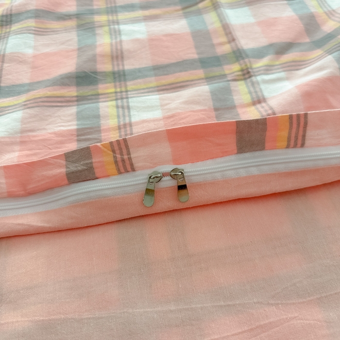 91家纺网 家纺一手货源 找家纺 侯先生家纺 2025新款全棉色织四件套纯棉被套床单四季款格子三件套 简兮-粉